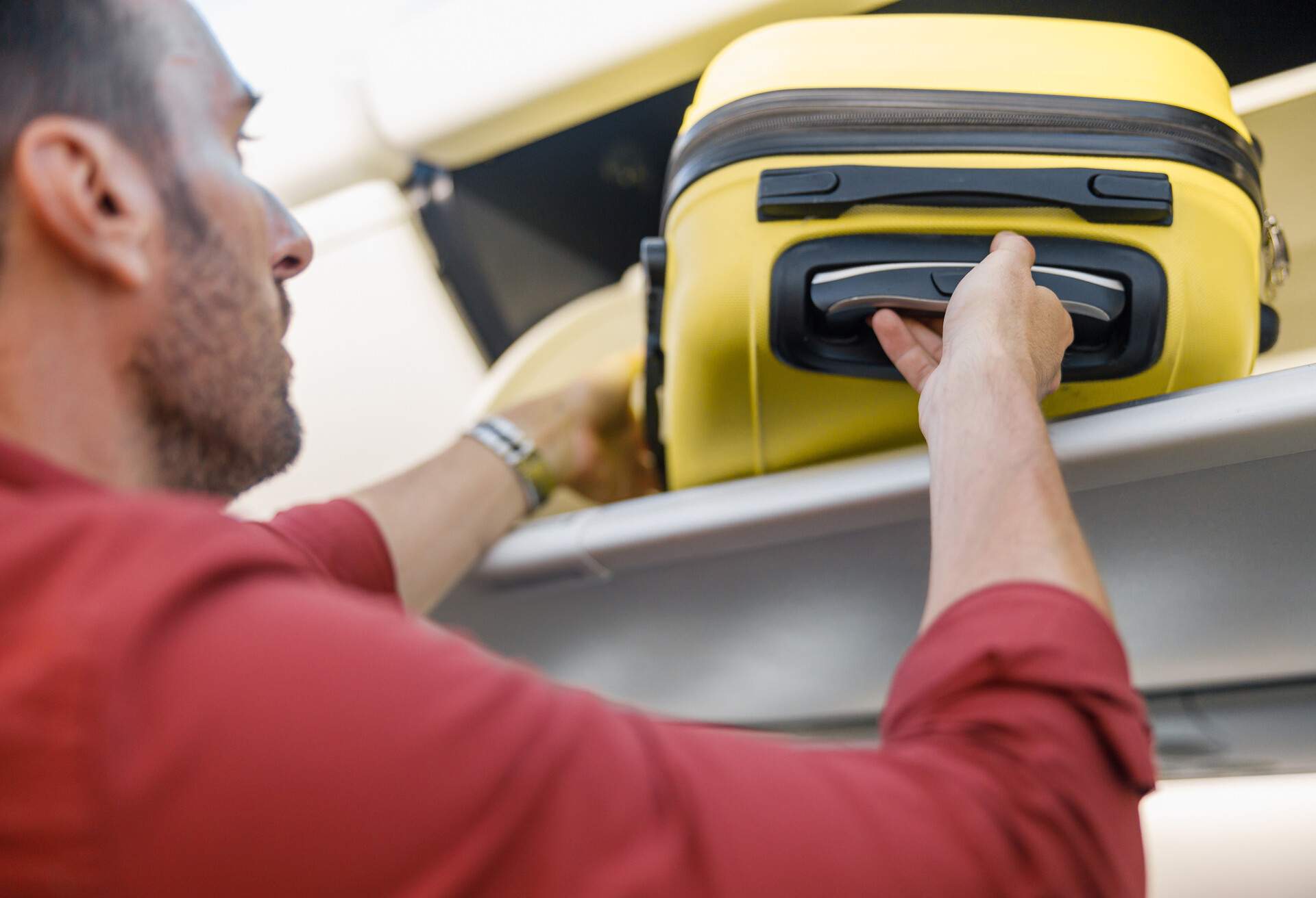 Vueling carry-on size limits guide | KAYAK