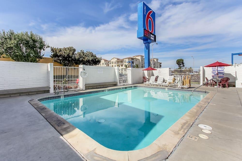 Motel 6 Santa Clara CA from 70. Santa Clara Hotel Deals