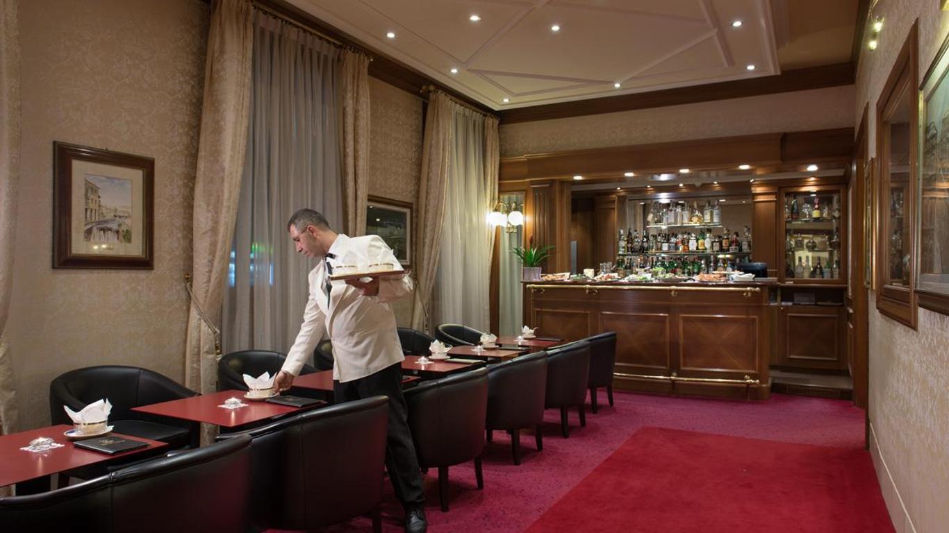 Hotel Berna from $52. Milan Hotel Deals & Reviews - KAYAK