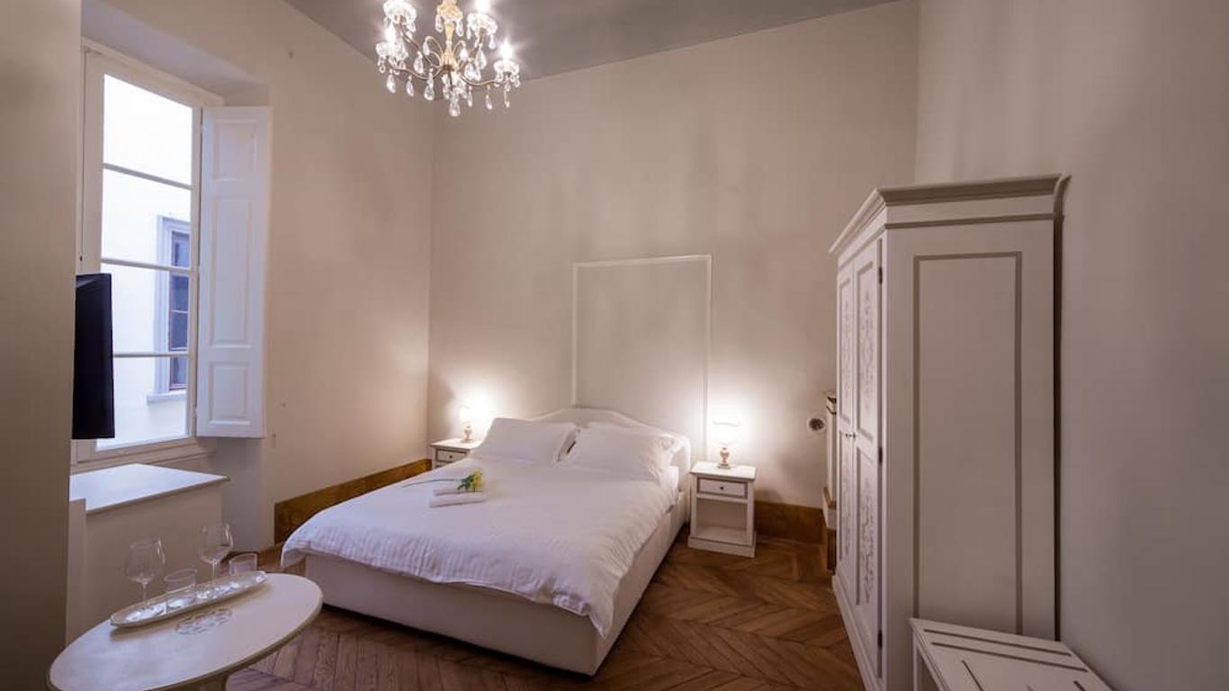 Palazzo D'Oltrarno - Residenza D'Epoca from $168. Florence Hotel Deals &  Reviews - KAYAK