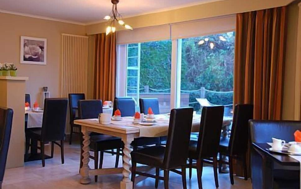 Dining room Photo