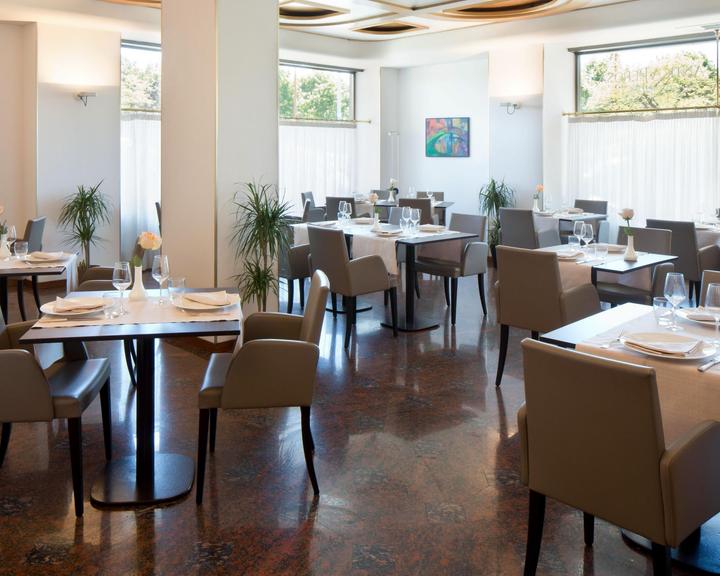 Starhotels Cristallo Palace $2,178. Bergamo Hotel Deals & Reviews - KAYAK