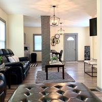 The Southside Villa - With Private Yard & Parking, Near Falls & Casino by Niagara Hospitality