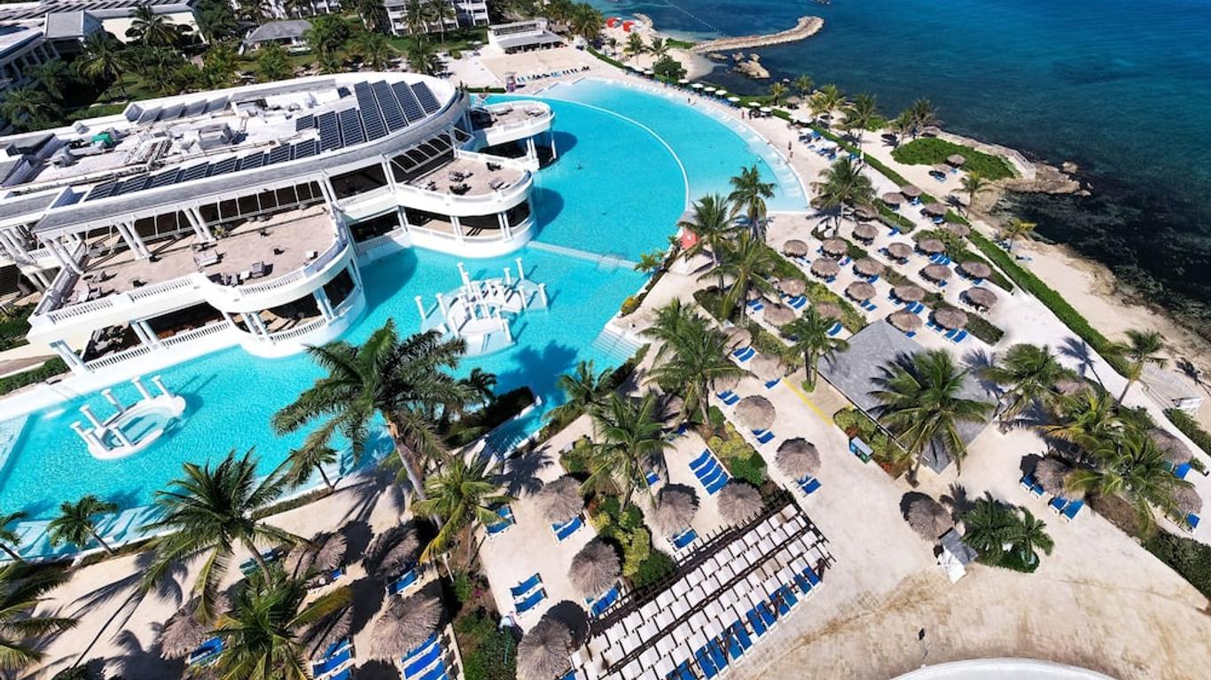 Grand Palladium Jamaica Resort & Spa from $210. Lucea Hotel Deals & Reviews  - KAYAK
