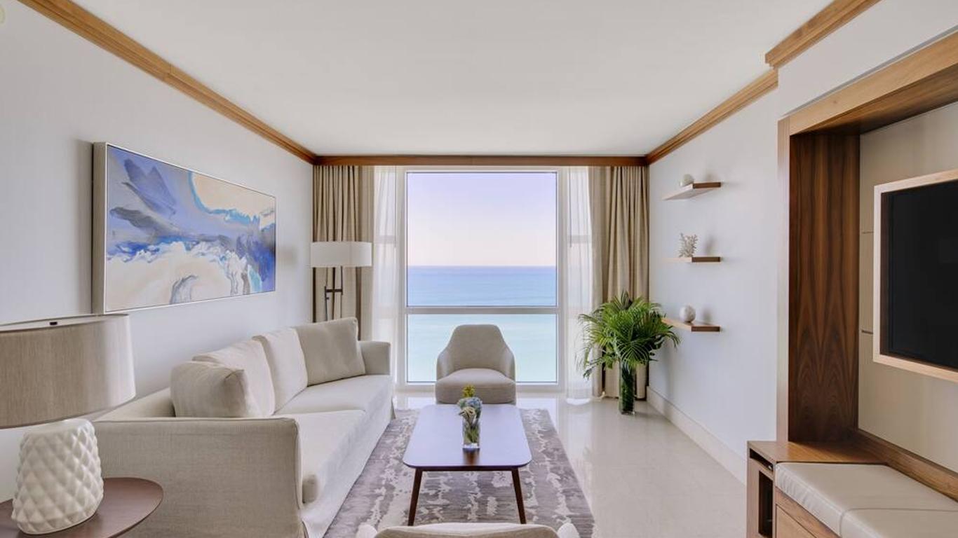 Carillon Miami Wellness Resort from $126. Miami Beach Hotel Deals & Reviews  - KAYAK