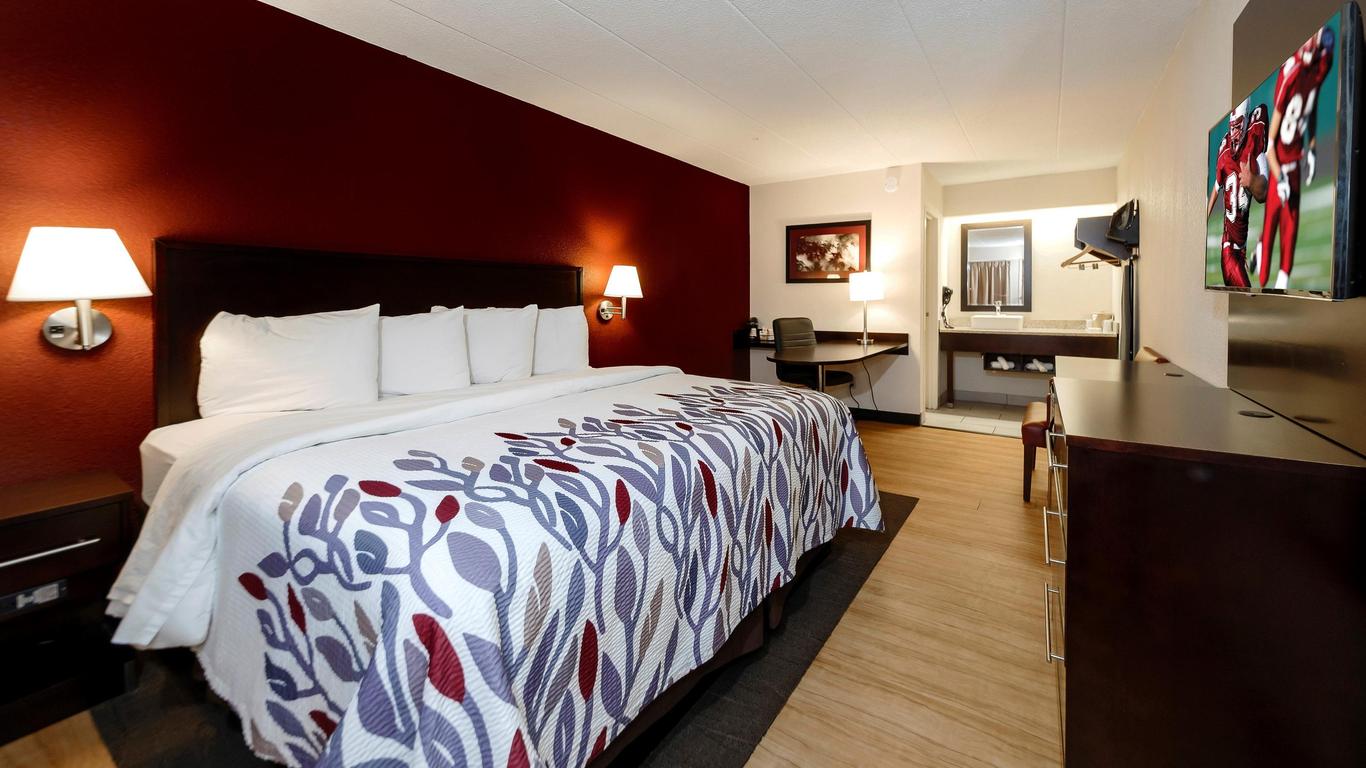 Red Roof Inn Detroit - Troy from $53. Troy Hotel Deals & Reviews - KAYAK