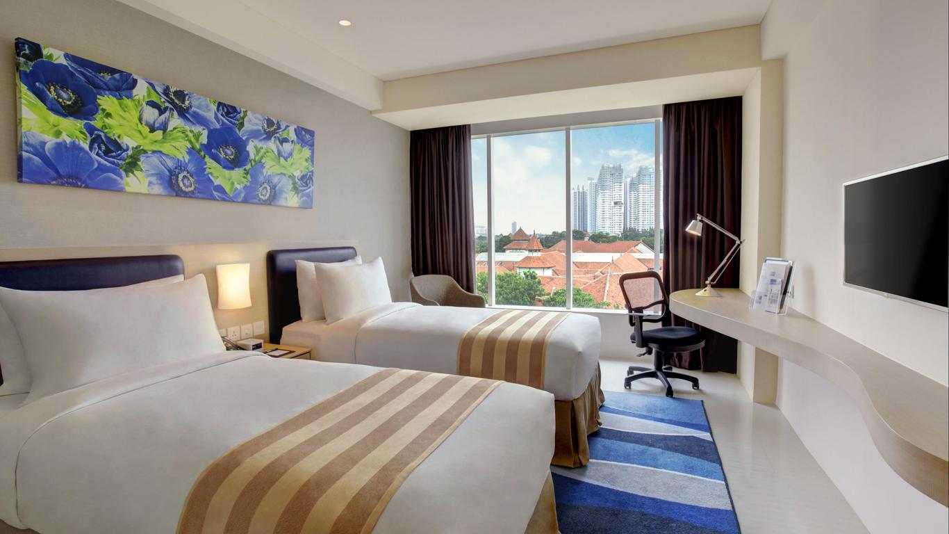 Holiday Inn Express Jakarta International Expo from $29. Jakarta Hotel  Deals & Reviews - KAYAK