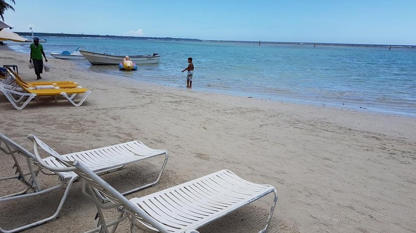 Costa Linda Beach Boca Chica Hotel from $12. Boca Chica Hotel Deals &  Reviews - KAYAK