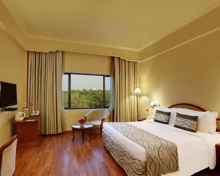 Hotel Clarks Shiraz from $40. Agra Hotel Deals & Reviews - KAYAK