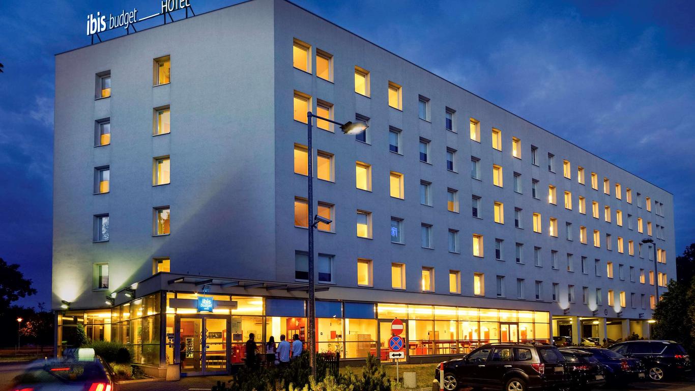 ibis budget Warszawa Centrum $29. Warsaw Hotel Deals & Reviews - KAYAK