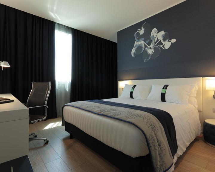 Holiday Inn Milan Nord - Zara from $43. Cinisello Balsamo Hotel Deals &  Reviews - KAYAK