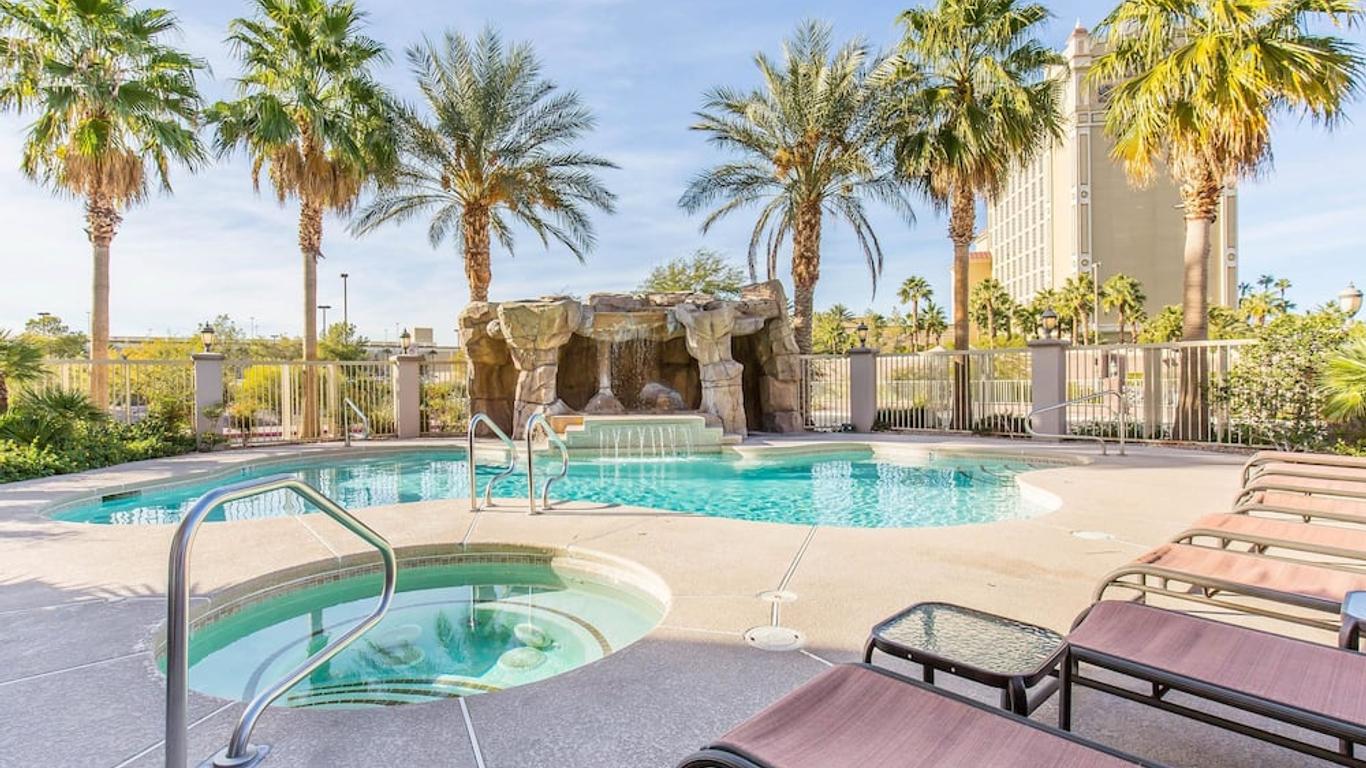 Comfort Inn & Suites Henderson - Las Vegas