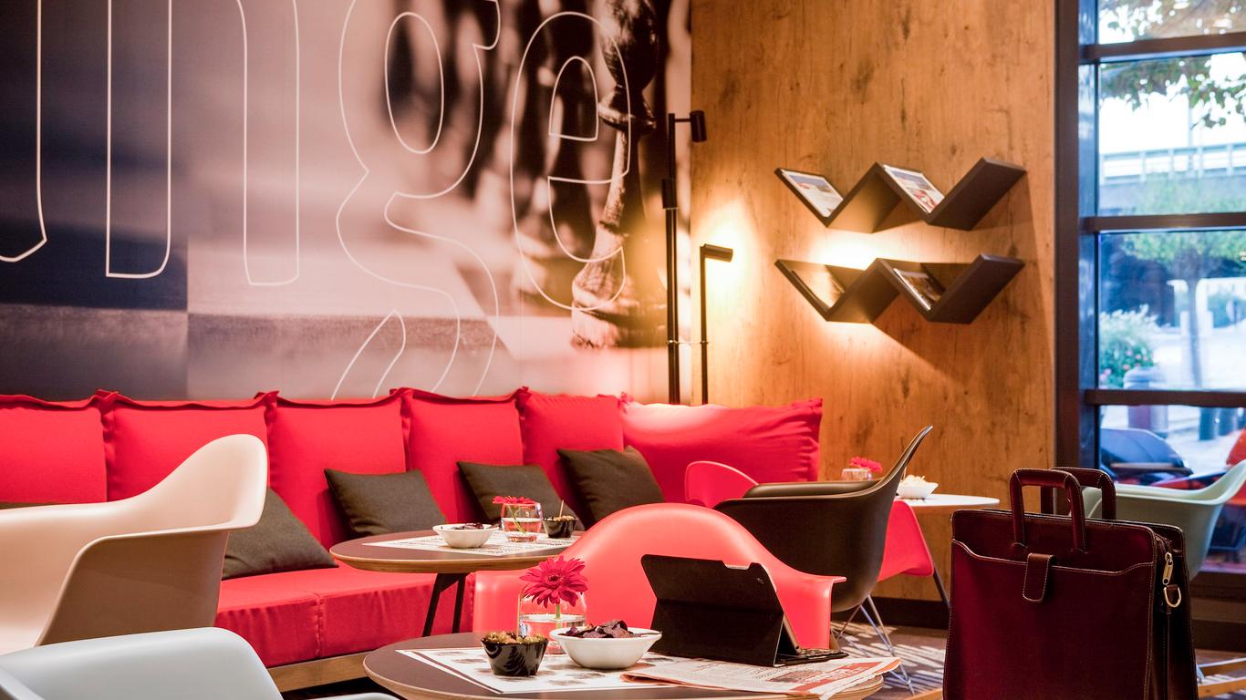 ibis Paris Porte de Clichy Centre from $63. Clichy Hotel Deals & Reviews -  KAYAK