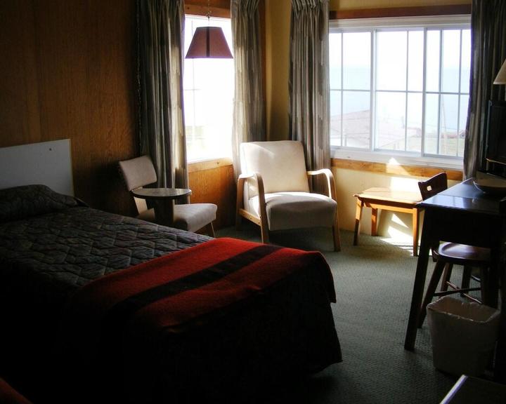 Hotel Motel Bon Accueil from $74. Rivière-la-Madeleine Hotel Deals &  Reviews - KAYAK