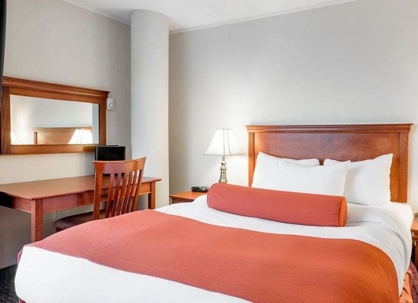 Hotel Chrome Montreal Centre-Ville from $53. Montreal Hotel Deals & Reviews - KAYAK