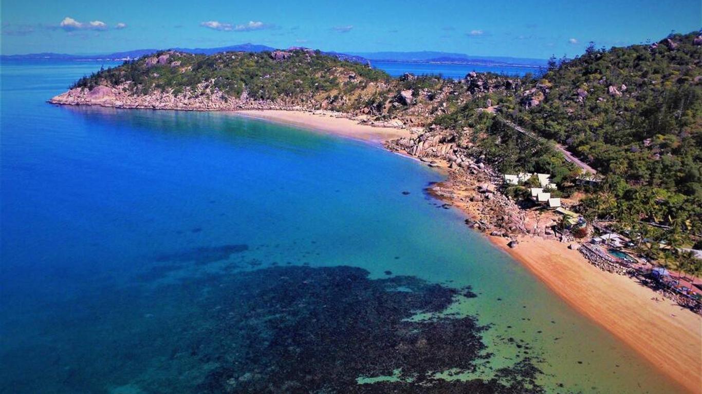 Nomads Magnetic Island - Base from $21. Magnetic Island Hotel Deals &  Reviews - KAYAK