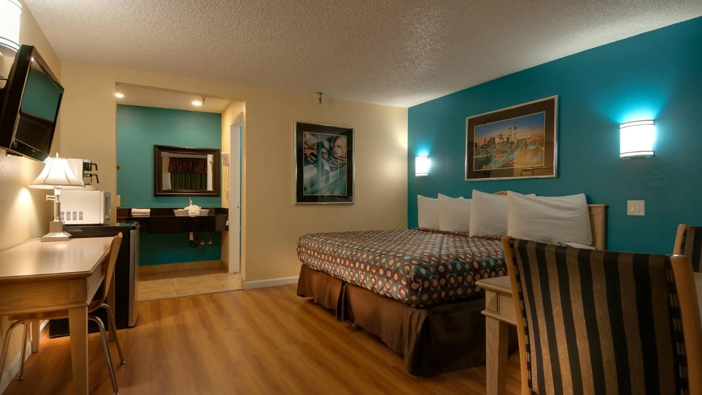 Vagabond Inn Bakersfield North from $16. Bakersfield Hotel Deals & Reviews  - KAYAK