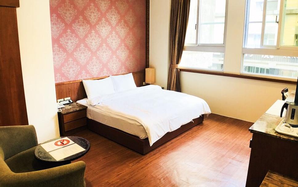 Jade Spring Hot Spring Hotel from $49. Jiaoxi Township Hotel Deals &  Reviews - KAYAK