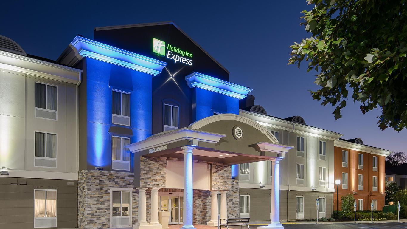 Holiday Inn Express & Suites Philadelphia - Mt. Laurel from $136. Mount  Laurel Hotel Deals & Reviews - KAYAK