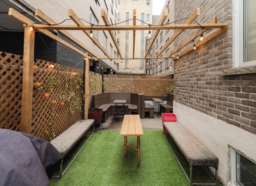 Samesun Montreal Central from $23. Montreal Hotel Deals & Reviews - KAYAK