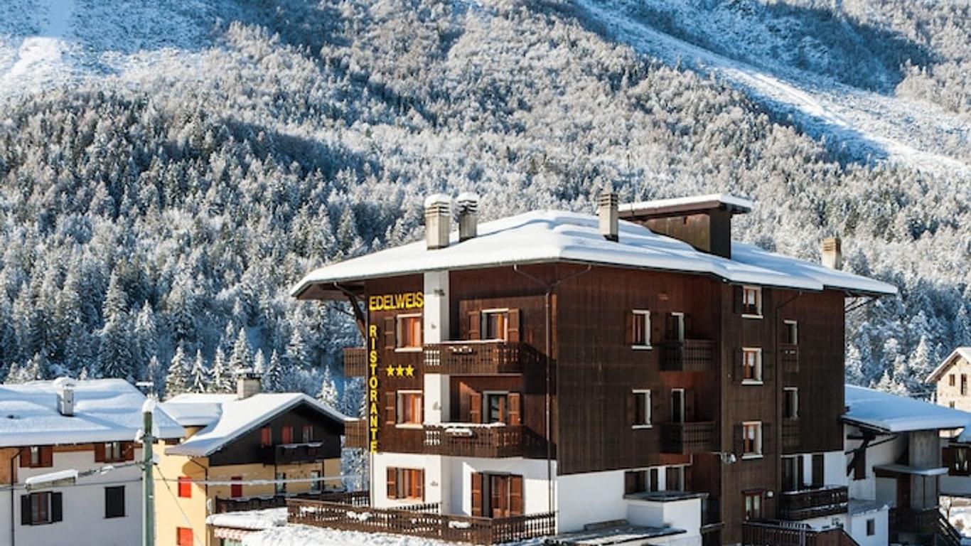 Hotel Edelweiss from $90. Forni di Sopra Hotel Deals & Reviews - KAYAK