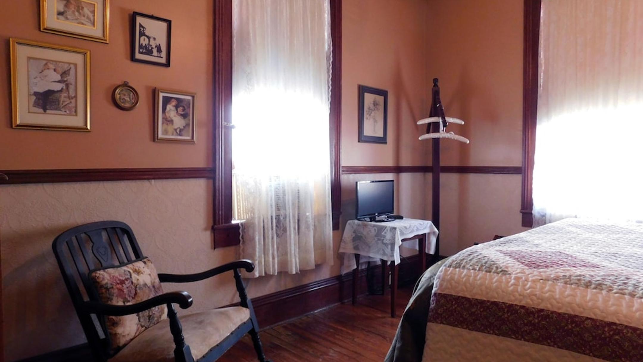 Pensacola Victorian Bed and Breakfast from $129. Pensacola Hotel Deals ...