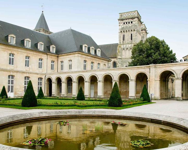 Ibis Caen Porte de Bretagne from $35. Bretteville-sur-Odon Hotel Deals &  Reviews - KAYAK