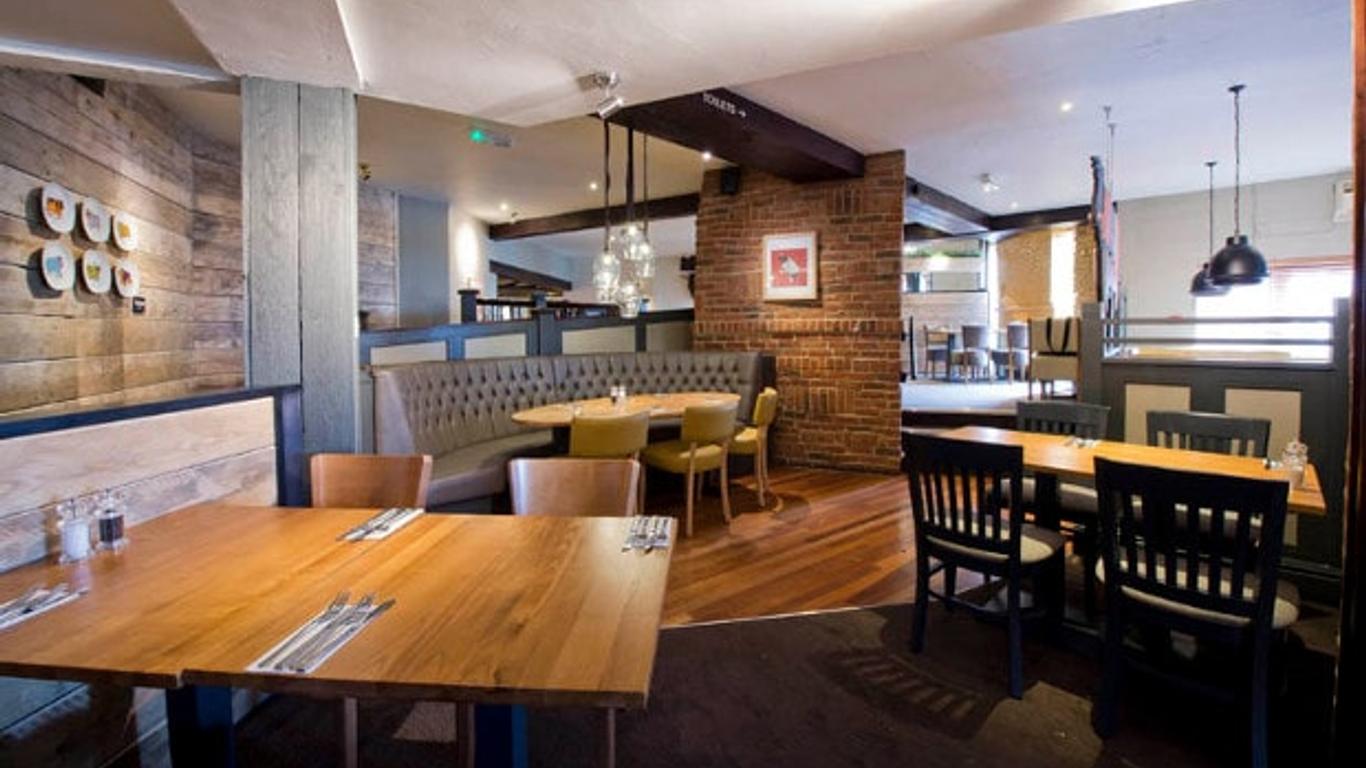 Premier Inn Oxford, Oxford: Compare 3 Deals from $92 - KAYAK