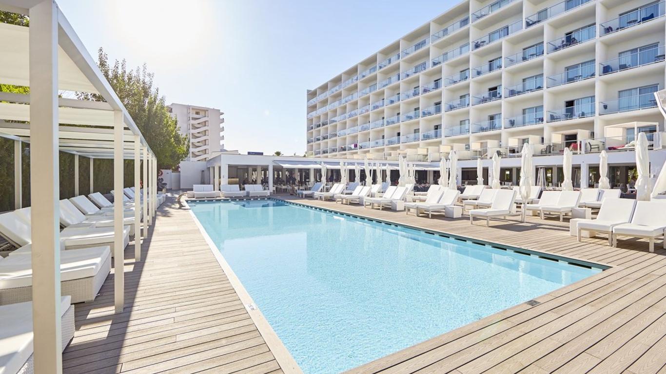 Hotel Astoria Playa - Adults Only from $33. Alcúdia Hotel Deals & Reviews -  KAYAK