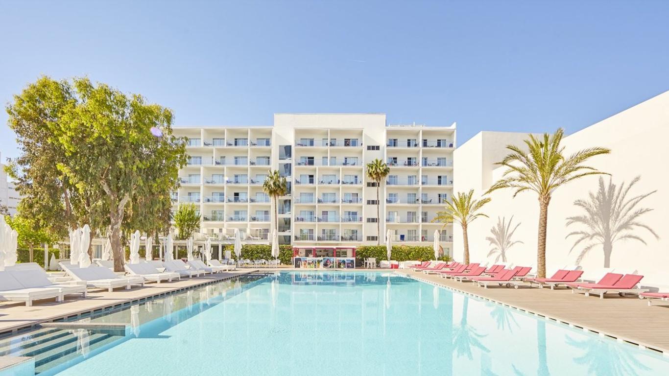 Hotel Astoria Playa - Adults Only from $82. Alcúdia Hotel Deals & Reviews -  KAYAK