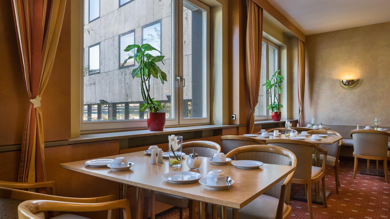 Hotel Rieker Stuttgart Hauptbahnhof from $62. Stuttgart Hotel Deals &  Reviews - KAYAK
