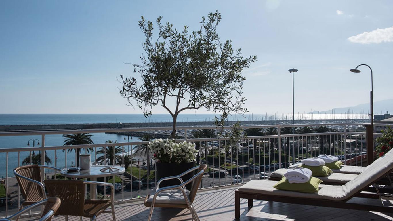 Hotel Tigullio from $104. Lavagna Hotel Deals & Reviews - KAYAK