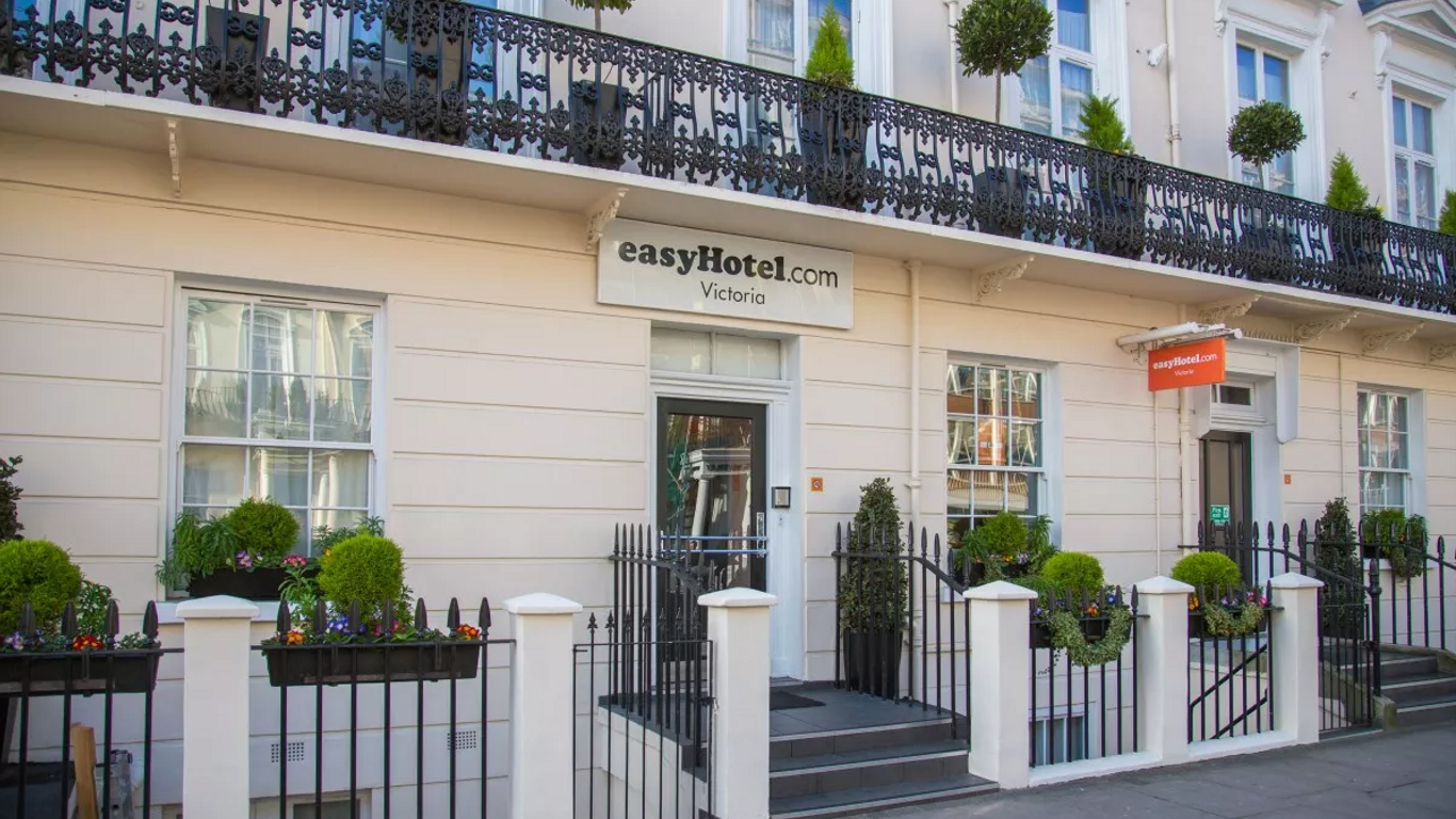 easyHotel London Victoria from $29. London Hotel Deals & Reviews - KAYAK