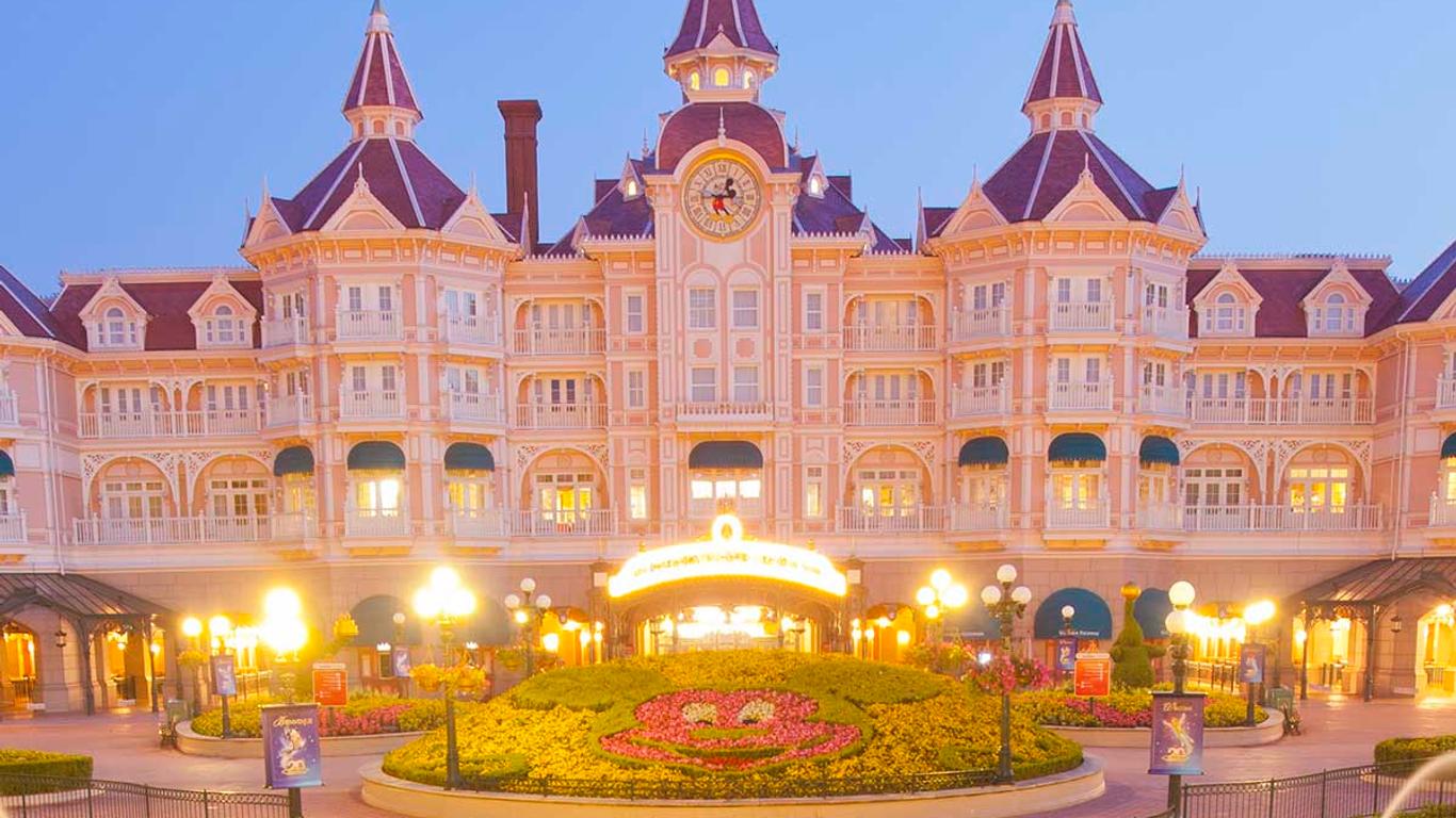 Disneyland Hotel from $560. Chessy Hotel Deals & Reviews - KAYAK